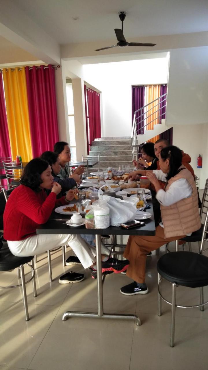 Hotel The Ideal Kushinagar Exterior foto