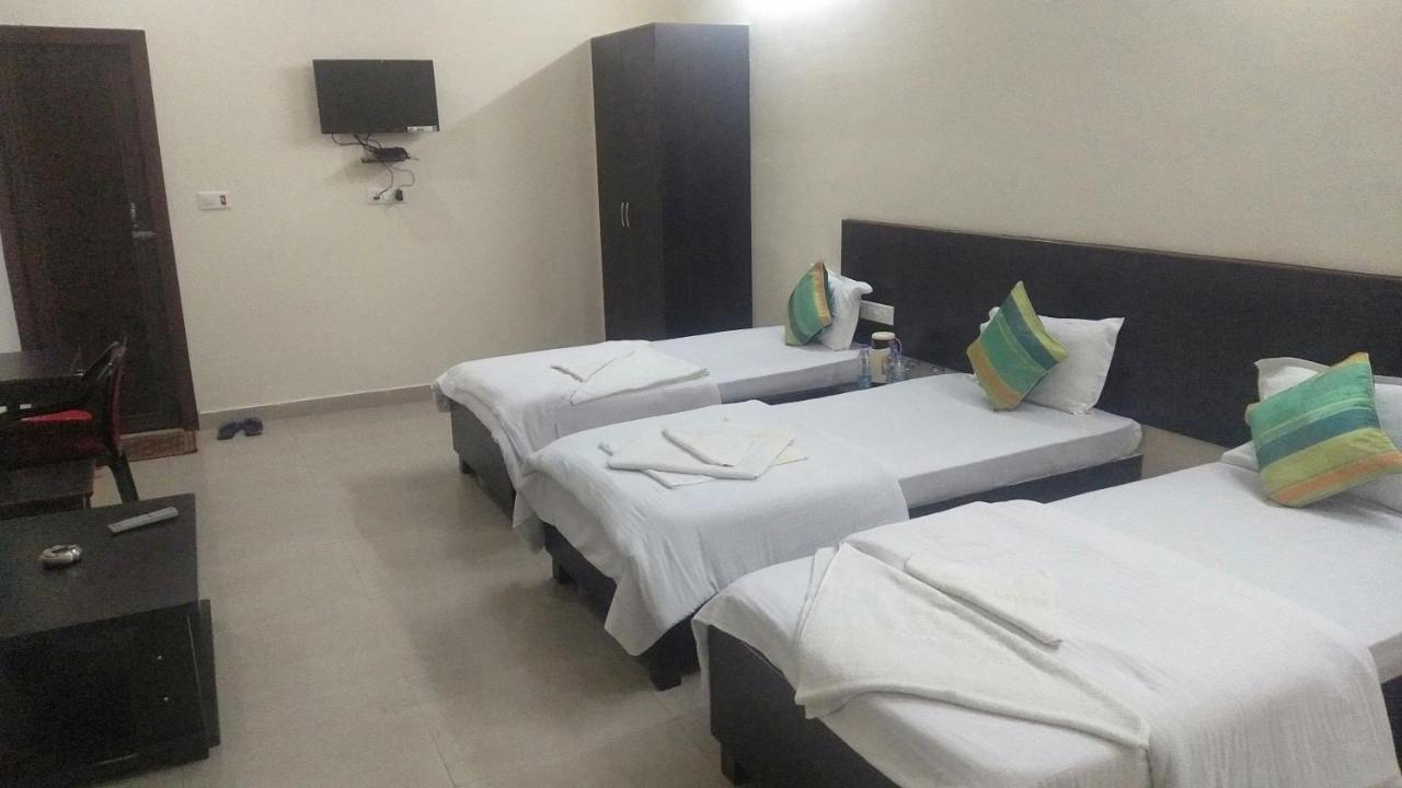 Hotel The Ideal Kushinagar Exterior foto