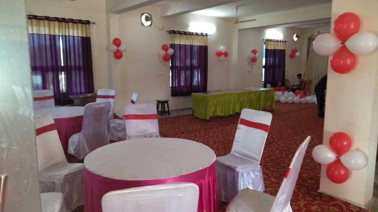 Hotel The Ideal Kushinagar Exterior foto